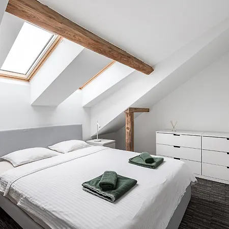 Old Town Apartment Collection, 6 Apartament *